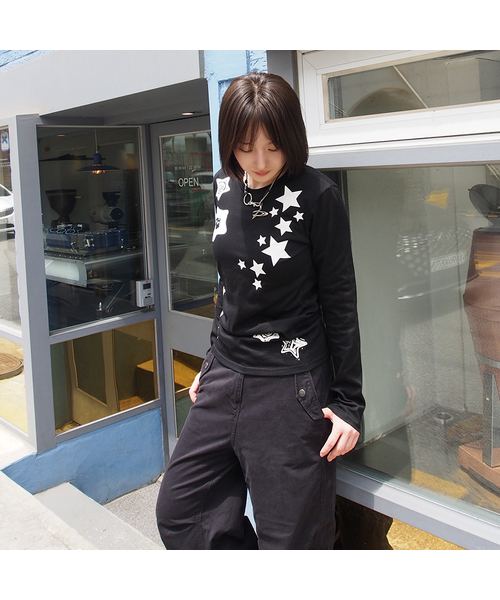 KKEEE(ケーケーイーイー)の「スターカインドロングスリーブ(2カラー)(Tシャツ/カットソー・レディース・ホワイト/ブラック・FREE)」の2枚目の写真