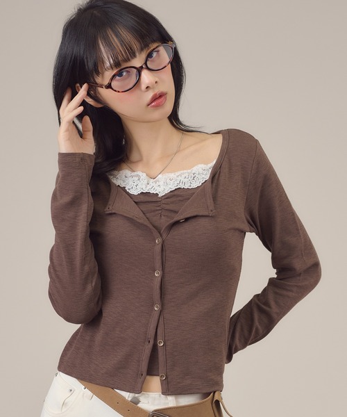 apres jour mignon(アプレジュールミニョン)の「レース付きフェイクレイヤードトップス(Tシャツ/カットソー・レディース・ピンク/チャコールグレー/ブラウン系その他・LARGE/フリー)」の17枚目の写真