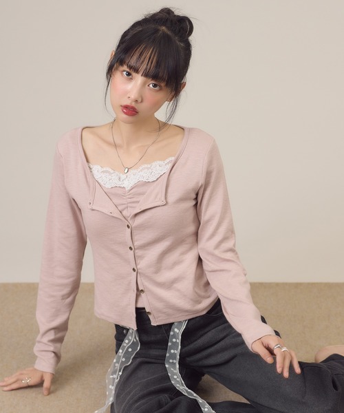 apres jour mignon(アプレジュールミニョン)の「レース付きフェイクレイヤードトップス(Tシャツ/カットソー・レディース・ピンク/チャコールグレー/ブラウン系その他・LARGE/フリー)」の8枚目の写真