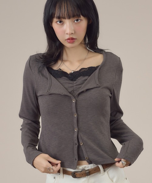 apres jour mignon(アプレジュールミニョン)の「レース付きフェイクレイヤードトップス(Tシャツ/カットソー・レディース・ピンク/チャコールグレー/ブラウン系その他・LARGE/フリー)」の11枚目の写真