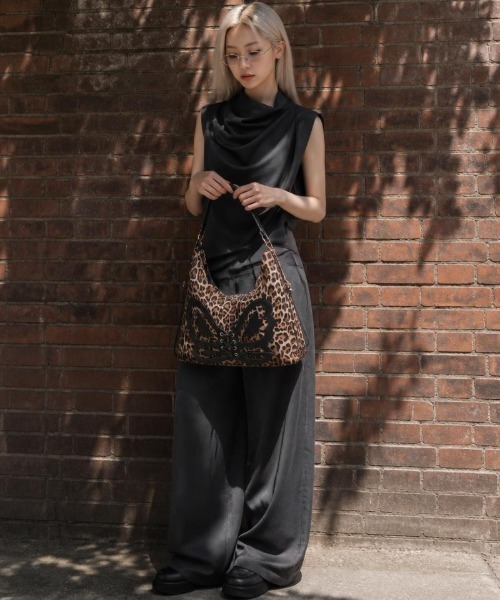 Burner(バーナー)の「【Leathen Leather(レーセンレザー)】レオパード柄 ワイドショルダートートバッグ lea-shbag-29-17【RBTS】(ショルダーバッグ・メンズ・ベージュ・FREE)」の6枚目の写真