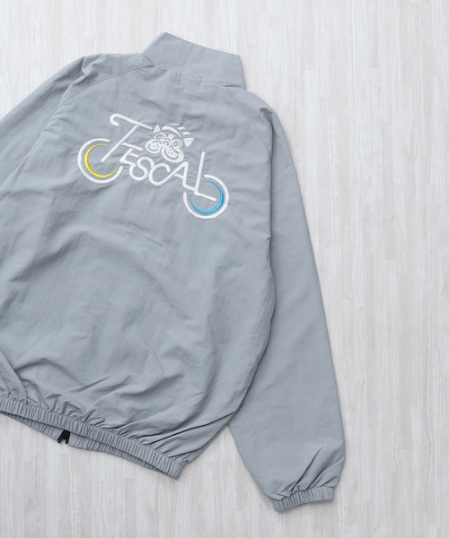 The Endless Summer(エンドレスサマー)の「TES SURF TRACK NYLON JACKET / ナイロンジャケット(その他アウター・メンズ・チャコール/ライトグレー/ブラウン/ブラック・LARGE/MEDIUM)」の1枚目の写真