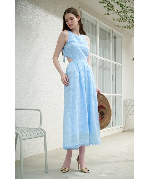 Estella.K(エステラケー)の「Arina Cut-out Dress カットアウトエンブロイダリードレス(ワンピース・レディース・ホワイト/ブラック/レッド/サックスブルー・FREE)」の3枚目の写真