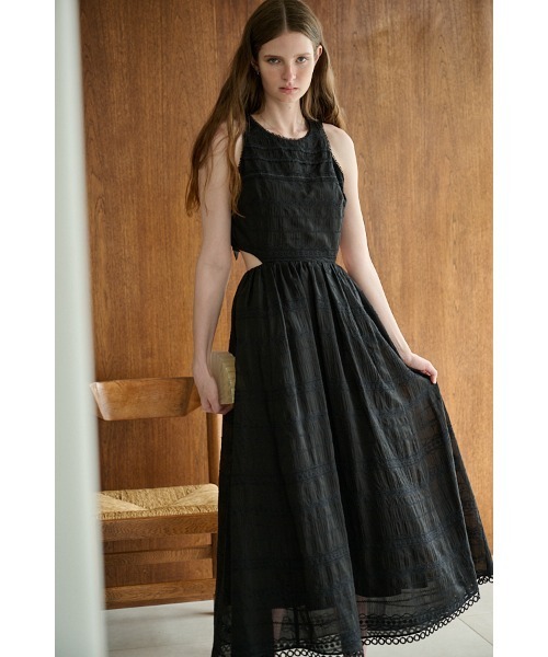 Estella.K(エステラケー)の「Arina Cut-out Dress カットアウトエンブロイダリードレス(ワンピース・レディース・ホワイト/ブラック/レッド/サックスブルー・FREE)」の1枚目の写真