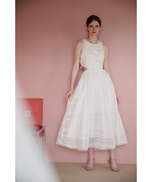 Estella.K(エステラケー)の「Arina Cut-out Dress カットアウトエンブロイダリードレス(ワンピース・レディース・ホワイト/ブラック/レッド/サックスブルー・FREE)」の21枚目の写真