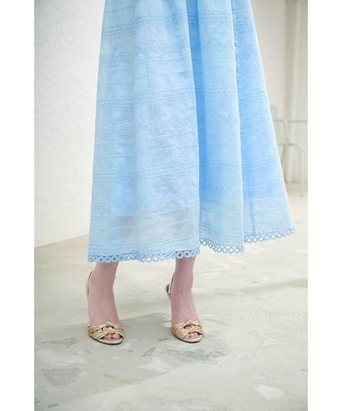 Estella.K(エステラケー)の「Arina Cut-out Dress カットアウトエンブロイダリードレス(ワンピース・レディース・ホワイト/ブラック/レッド/サックスブルー・FREE)」の6枚目の写真