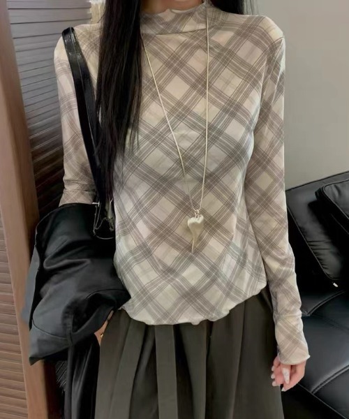 AVYL(アヴィル)の「チェック柄シアータートルメロートップス(Tシャツ/カットソー・レディース・ホワイト/グレー・M)」の2枚目の写真