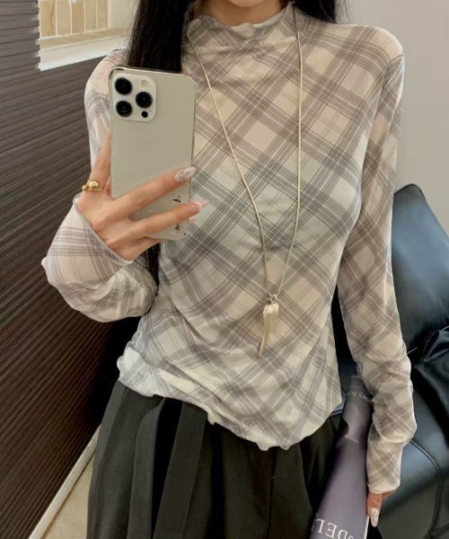 AVYL(アヴィル)の「チェック柄シアータートルメロートップス(Tシャツ/カットソー・レディース・ホワイト/グレー・M)」の9枚目の写真
