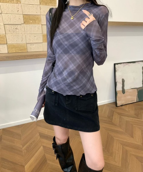 AVYL(アヴィル)の「チェック柄シアータートルメロートップス(Tシャツ/カットソー・レディース・ホワイト/グレー・M)」の3枚目の写真