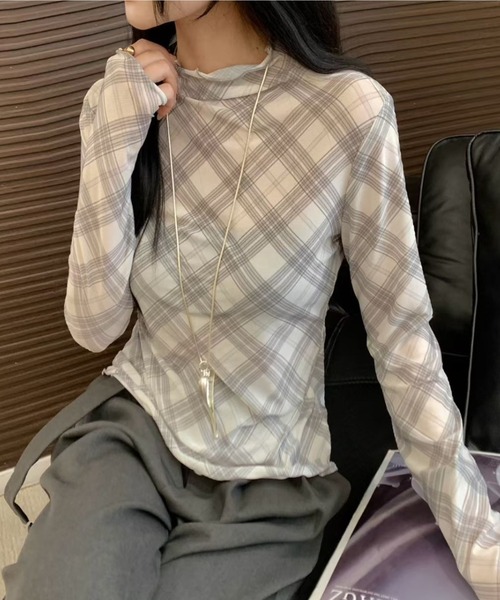 AVYL(アヴィル)の「チェック柄シアータートルメロートップス(Tシャツ/カットソー・レディース・ホワイト/グレー・M)」の4枚目の写真