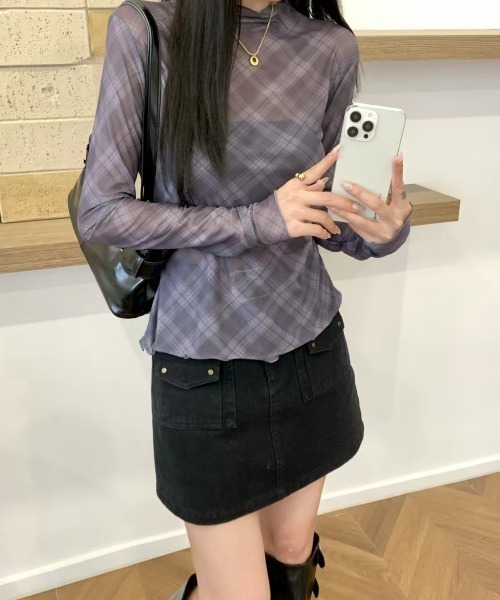 AVYL(アヴィル)の「チェック柄シアータートルメロートップス(Tシャツ/カットソー・レディース・ホワイト/グレー・M)」の5枚目の写真