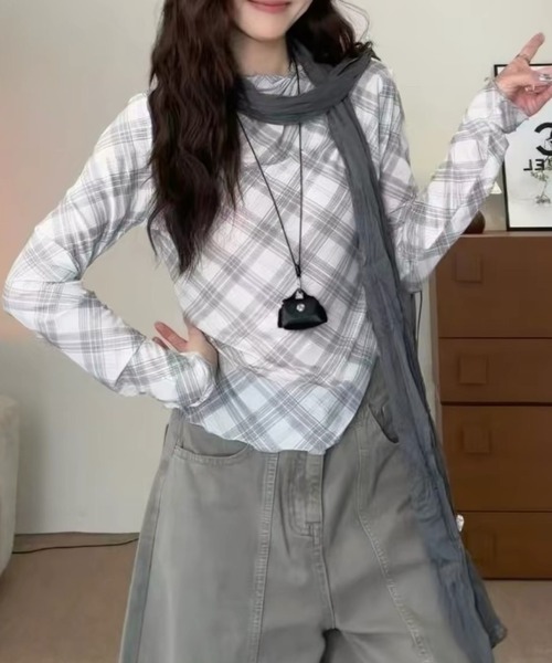 AVYL(アヴィル)の「チェック柄シアータートルメロートップス(Tシャツ/カットソー・レディース・ホワイト/グレー・M)」の6枚目の写真