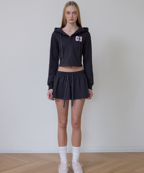 ROSEFRANTZ（ロゼフランツ）の「Patchwork Slim Hood Long Sleeve [Charcoal]（パーカー・レディース・チャコールグレー・OS）」の3枚目の写真