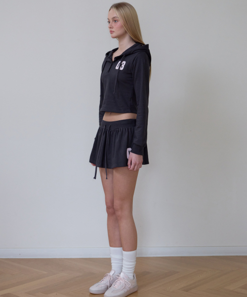 ROSEFRANTZ（ロゼフランツ）の「Patchwork Slim Hood Long Sleeve [Charcoal]（パーカー・レディース・チャコールグレー・OS）」の4枚目の写真