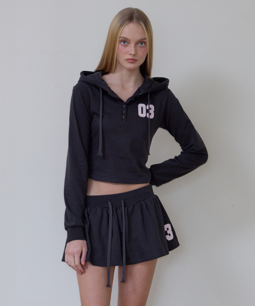 ROSEFRANTZ（ロゼフランツ）の「Patchwork Slim Hood Long Sleeve [Charcoal]（パーカー・レディース・チャコールグレー・OS）」の5枚目の写真