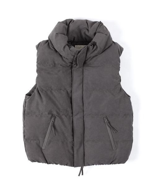 The DUFFER of ST.GEORGE(ザダファーオブセントジョージ)の「FAKE SUEDE DOWN VEST:フェイクスエード ダウンベスト / スエード風 / ハイネック / ボリュームネック / アウターベスト(ダウンベスト・メンズ・チャコールグレー/マスタード・SMALL/LARGE/MEDIUM/X-LARGE)」の11枚目の写真