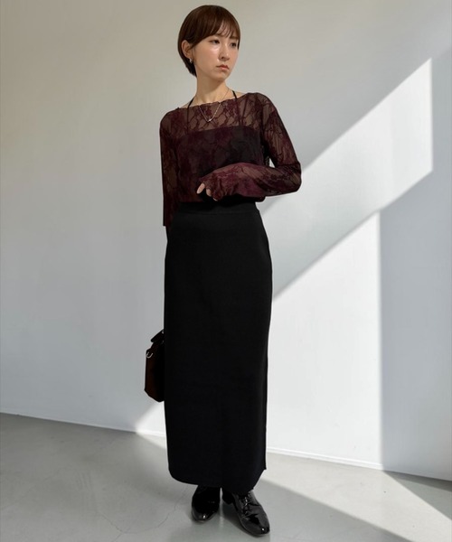 THE SOIS(ソア)の「フロッキー花柄シアートップス(Tシャツ/カットソー・レディース・グリーン/ボルドー・FREE)」の4枚目の写真