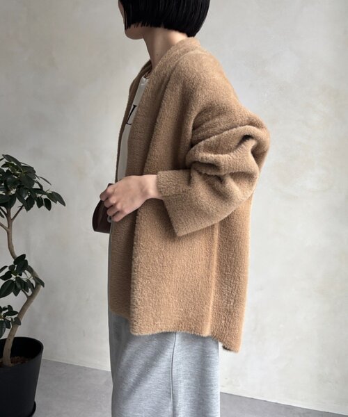 Jena espace merveilleux(ジェナ エスパスメルヴェイユ)の「ラメシャギーカーディガン 秋冬ニットカーディガン(ニット/セーター・レディース・ベージュ/チャコールグレー・FREE)」の15枚目の写真
