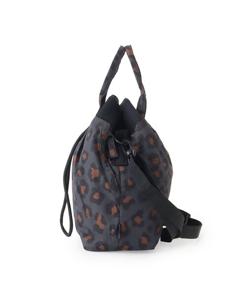 one'sterrace（ワンズテラス）の「ROOTOTE ルートート ドローストリングサコッシュ C（ショルダーバッグ・レディース・グレー系4/ダークブラウン系8/ブラック系8/カーキ系5・99）」の6枚目の写真