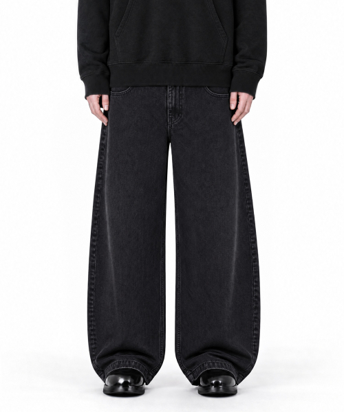 IDWS(アイドンワナセル)の「Crux Curved Denim Pants Black(デニムパンツ・レディース・その他・1/2/0)」の3枚目の写真