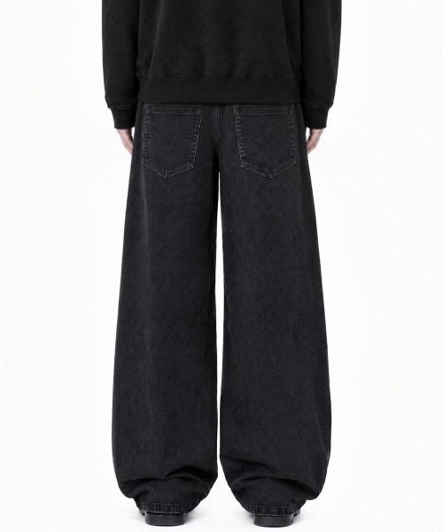 IDWS(アイドンワナセル)の「Crux Curved Denim Pants Black(デニムパンツ・レディース・その他・1/2/0)」の7枚目の写真