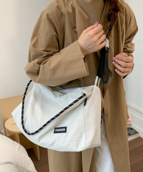 Miniministore(ミニミニストア)の「折りたたみトート ナイロンバッグ 軽量(トートバッグ・レディース・オフホワイト/ベージュ/ブラック・FREE)」の6枚目の写真