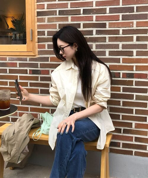 PLAC WOMEN(プレイス・ウィメン)の「ストレートデニムパンツ A02 ミッドブルー(デニムパンツ・レディース・その他・26/28/29/27/25)」の2枚目の写真