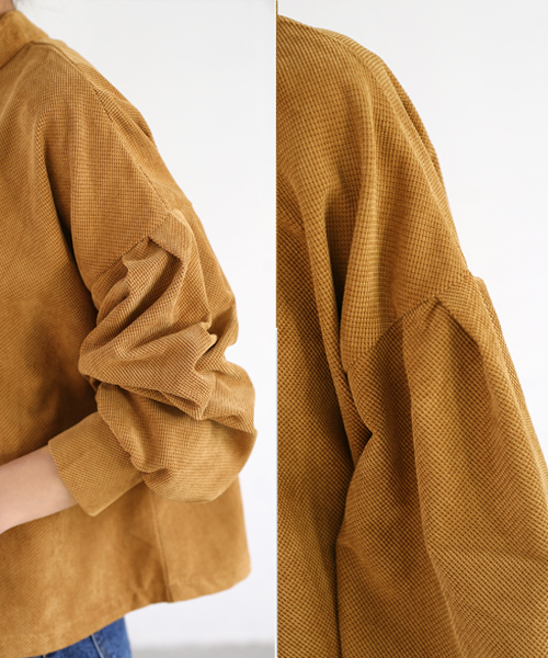 select MOCA（セレクトモカ）の「ジャガードボリュームバルーンスリーブプチハイネック後ろボタンボックスシルエット長袖ブラウス（Tシャツ/カットソー・レディース・ブラック/カーキ/キャメル・FREE）」の17枚目の写真