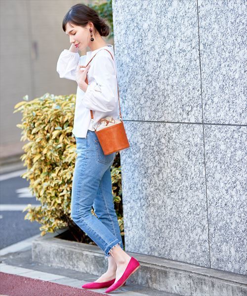 ADAM ET ROPE'(アダムエロペ)の「バルーンスリーブブラウス(シャツ/ブラウス・レディース・キャメル/オフホワイト/ブラック/ピンク/キナリ/オレンジ・FREE)」の11枚目の写真