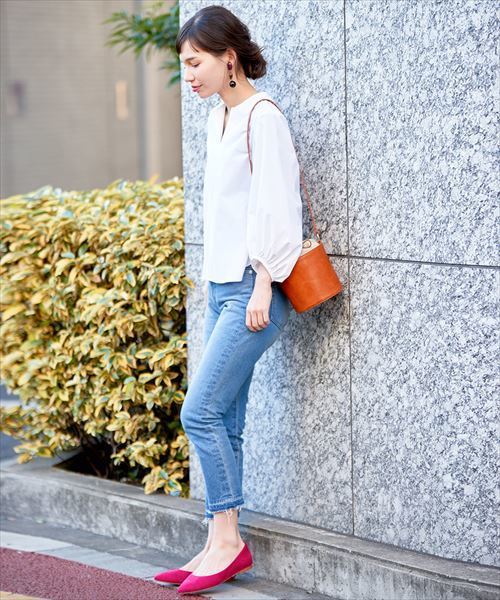 ADAM ET ROPE'(アダムエロペ)の「バルーンスリーブブラウス(シャツ/ブラウス・レディース・キャメル/オフホワイト/ブラック/ピンク/キナリ/オレンジ・FREE)」の13枚目の写真