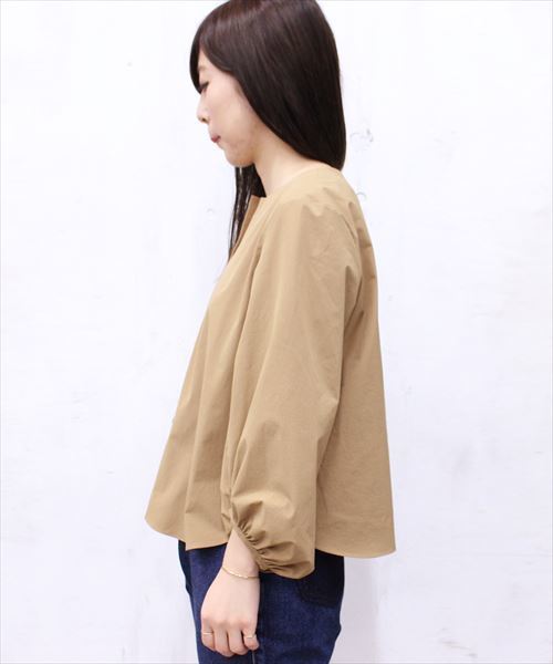 ADAM ET ROPE'(アダムエロペ)の「バルーンスリーブブラウス(シャツ/ブラウス・レディース・キャメル/オフホワイト/ブラック/ピンク/キナリ/オレンジ・FREE)」の14枚目の写真