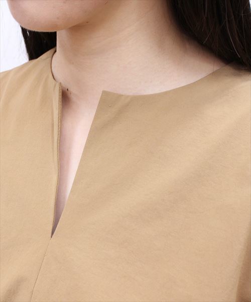 ADAM ET ROPE'(アダムエロペ)の「バルーンスリーブブラウス(シャツ/ブラウス・レディース・キャメル/オフホワイト/ブラック/ピンク/キナリ/オレンジ・FREE)」の16枚目の写真