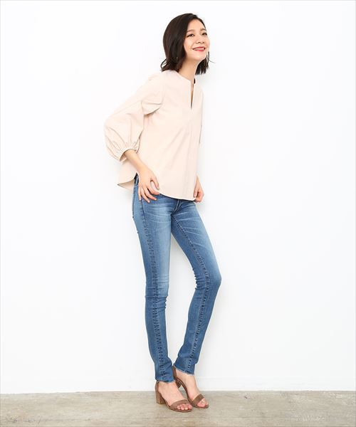 ADAM ET ROPE'(アダムエロペ)の「バルーンスリーブブラウス(シャツ/ブラウス・レディース・キャメル/オフホワイト/ブラック/ピンク/キナリ/オレンジ・FREE)」の8枚目の写真