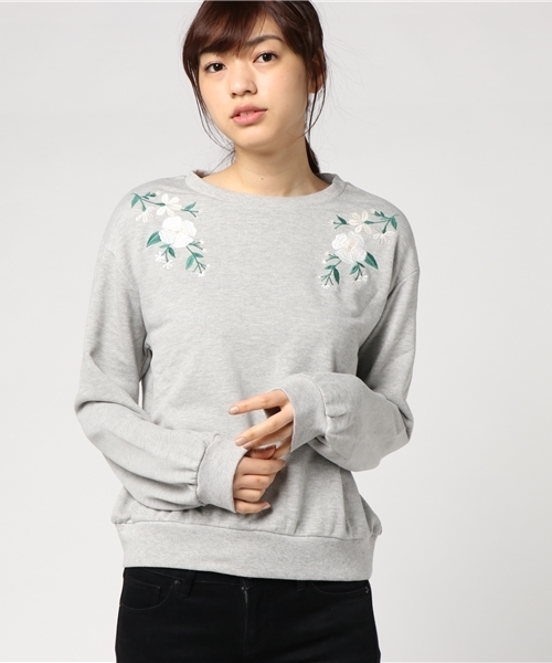 ikka(イッカ)の「フラワー刺繍プルオーバー(Tシャツ/カットソー・レディース・ネイビー/オフホワイト/グレー・LARGE/MEDIUM)」の2枚目の写真