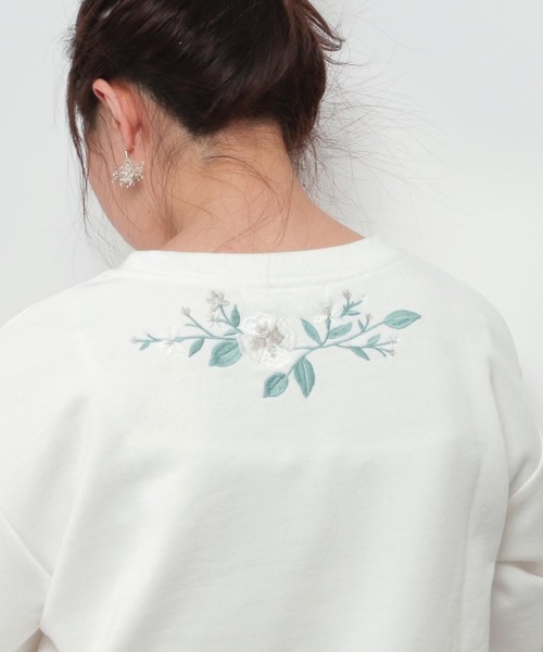 ikka(イッカ)の「フラワー刺繍プルオーバー(Tシャツ/カットソー・レディース・ネイビー/オフホワイト/グレー・LARGE/MEDIUM)」の12枚目の写真