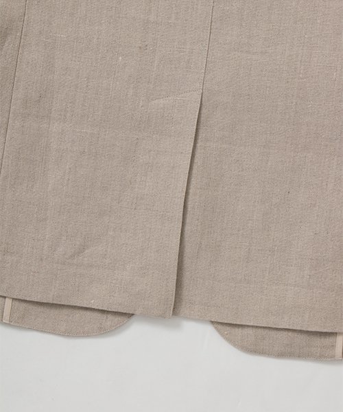 WORK NOT WORK URBAN RESEARCH（ワークノットワークアーバンリサーチ）の「WORK NOT WORK　リネンナローラペルテーラードジャケット（テーラードジャケット・メンズ・ブラック/ナチュラル・LARGE/SMALL/MEDIUM）」の10枚目の写真