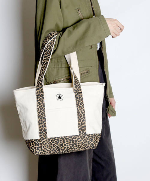 CONVERSE(コンバース)の「【CONVERSE/コンバース】canvas M tote/キャンバスMトートバッグ(トートバッグ・レディース・ベージュ/ブラック/ホワイト/ブラック系その他/レッド/ネイビー/グレー/ダークベージュ/ベージュ系その他/グリーン/ライトブラウン/ブルー/ブラック系その他3/アイボリー/レッド系その他/ワインレッド・FREE)」の18枚目の写真