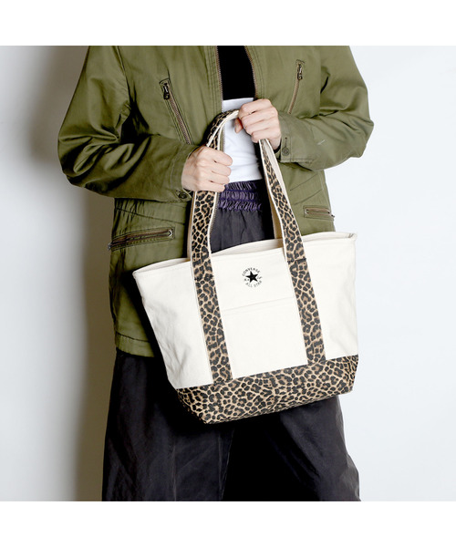 CONVERSE(コンバース)の「【CONVERSE/コンバース】canvas M tote/キャンバスMトートバッグ(トートバッグ・レディース・ベージュ/ブラック/ホワイト/ブラック系その他/レッド/ネイビー/グレー/ダークベージュ/ベージュ系その他/グリーン/ライトブラウン/ブルー/ブラック系その他3/アイボリー/レッド系その他/ワインレッド・FREE)」の19枚目の写真