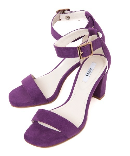 REZOY（リゾイ）の「【ar6月号・VVi7月号・美人百花6月号】掲載商品【REZOY】ストレートストラップカラースエードサンダル（サンダル・レディース・ブラック/パープル/グリーン/ベージュ・L/LL/S/M）」の4枚目の写真