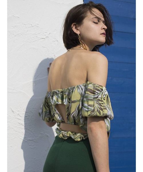 EMODA（エモダ）の「リーフオフショルダーチュニック（Tシャツ/カットソー・レディース・ホワイト/ブラック/その他/その他1・FREE）」の16枚目の写真