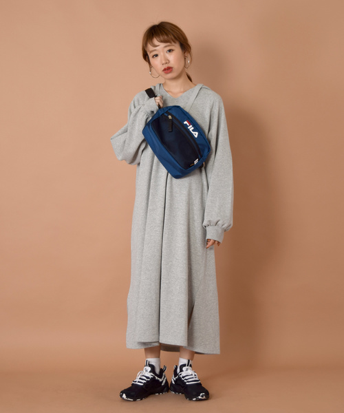 w closet（ダブルクローゼット）の「スエットフーディワンピース_（ワンピース・レディース・ブラック/グレー/オレンジ・FREE）」の3枚目の写真