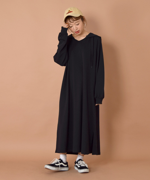 w closet（ダブルクローゼット）の「スエットフーディワンピース_（ワンピース・レディース・ブラック/グレー/オレンジ・FREE）」の2枚目の写真