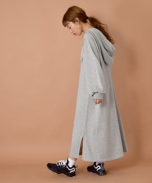 w closet（ダブルクローゼット）の「スエットフーディワンピース_（ワンピース・レディース・ブラック/グレー/オレンジ・FREE）」の5枚目の写真