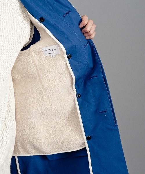 ADAM ET ROPE'（アダムエロペ）の「撥水高密度オックス　ステンカラーコート（ステンカラーコート・メンズ・ブルー/レッド/ベージュ・MEDIUM/LARGE）」の8枚目の写真