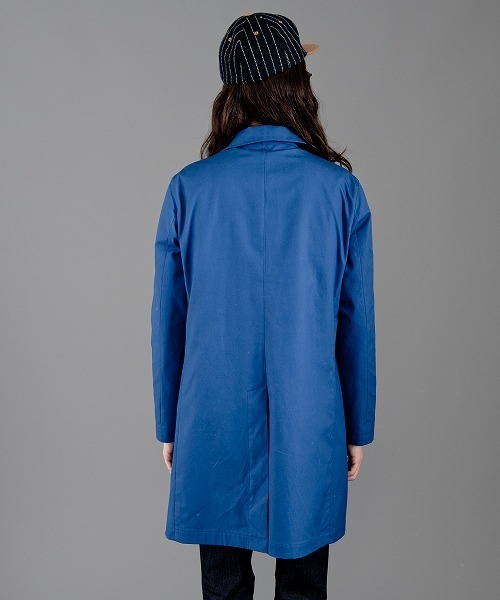 ADAM ET ROPE'（アダムエロペ）の「撥水高密度オックス　ステンカラーコート（ステンカラーコート・メンズ・ブルー/レッド/ベージュ・MEDIUM/LARGE）」の5枚目の写真