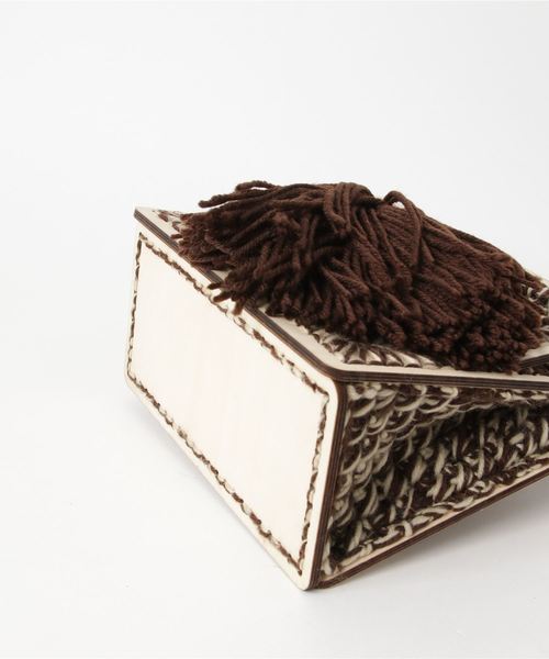 lala Born（ララボーン）の「【lala Born】手編みタッセル付きショルダーバッグ（ショルダーバッグ・レディース・ブラウン/レッド・FREE）」の4枚目の写真