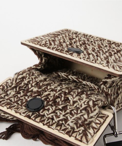 lala Born（ララボーン）の「【lala Born】手編みタッセル付きショルダーバッグ（ショルダーバッグ・レディース・ブラウン/レッド・FREE）」の5枚目の写真