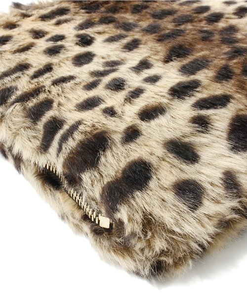 UNITED ARROWS（ユナイテッドアローズ）の「UAW FAKEFUR クラッチ◆◆◆（クラッチバッグ・レディース・ホワイト/ブラック/その他1・フリー）」の6枚目の写真