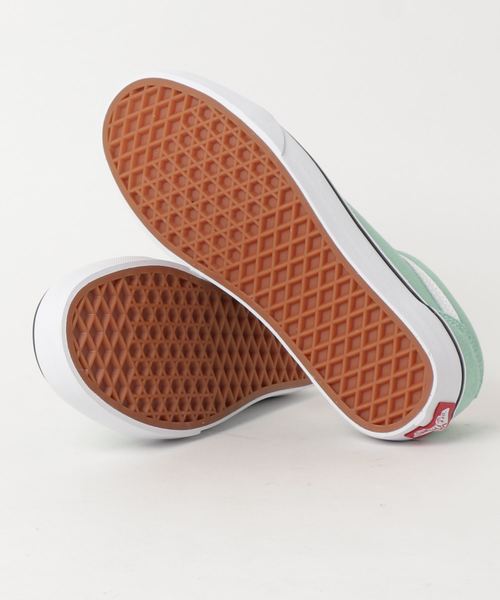 VANS(バンズ)の「オールド スクール OLD SKOOL VN0A38G1VMX(スニーカー・レディース・グリーン・23cm/23.5cm/24cm/24.5cm)」の2枚目の写真