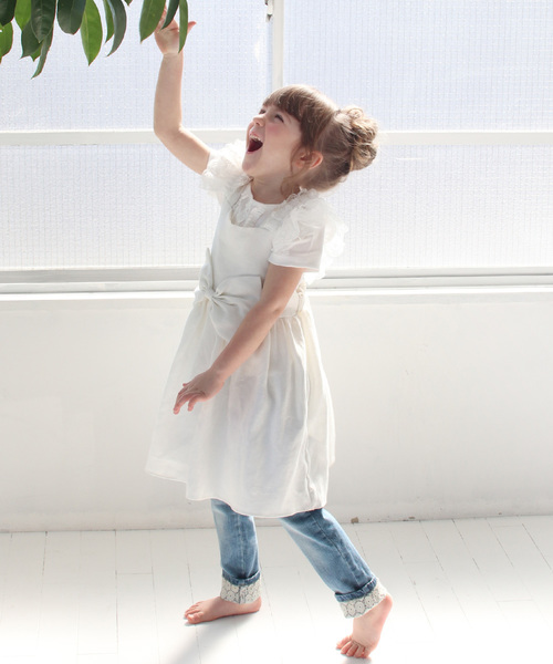 Rora（ローラ）の「ホワイトデー エプロン ドレス（エプロン・キッズ・ホワイト・S/M）」の2枚目の写真